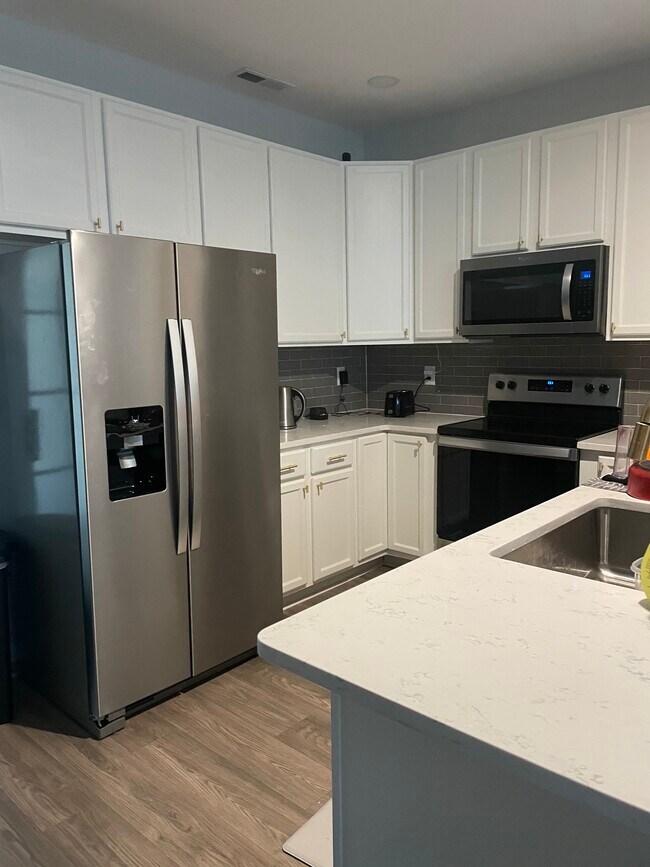 Building Photo - 113 Lynches River Dr