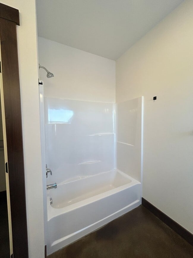 Building Photo - 487 Ashleigh Ln