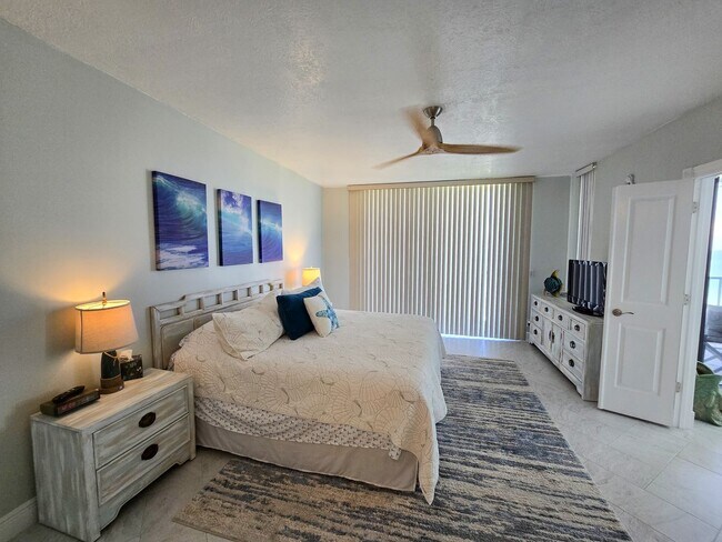 Building Photo - Paradise Found! 13th Floor Condo 3/2