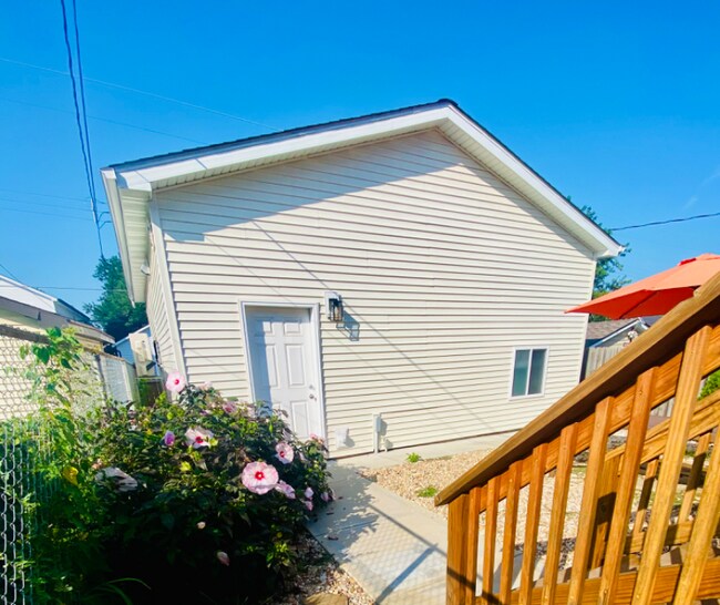 Building Photo - 4080 Burgen Ave