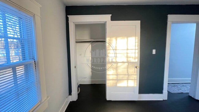 Building Photo - 1341 Meridian St