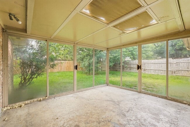 Building Photo - 810 Sunnybrook Ln