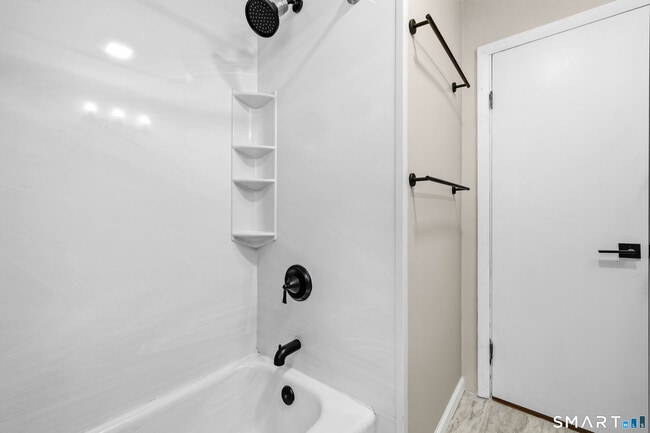 Building Photo - 12 Beach Park Rd