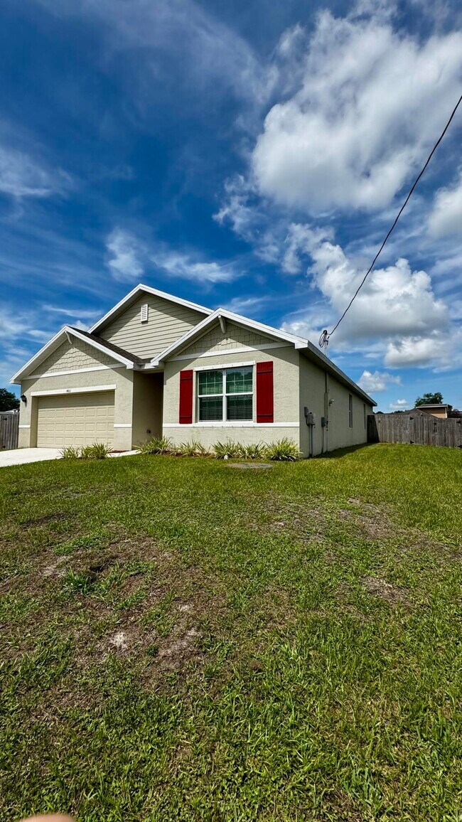 Building Photo - 4011 SW Kidd Ct