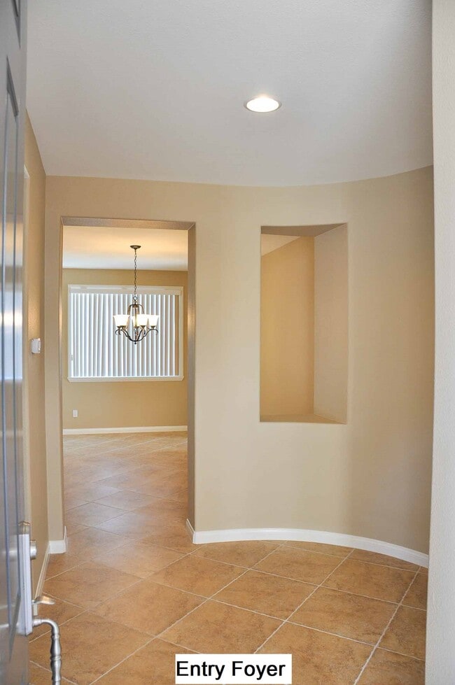 Building Photo - 1167 Vista Pointe Blvd