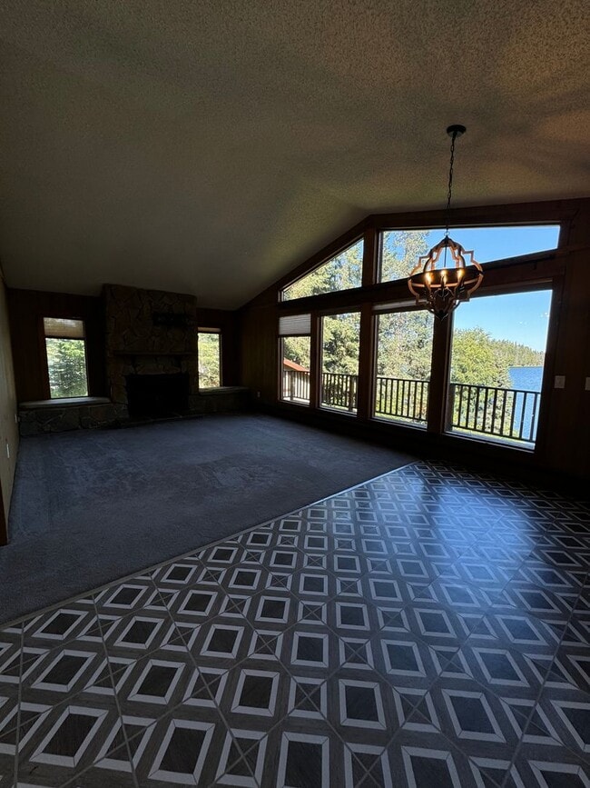Building Photo - LAKEFRONT LIVING!