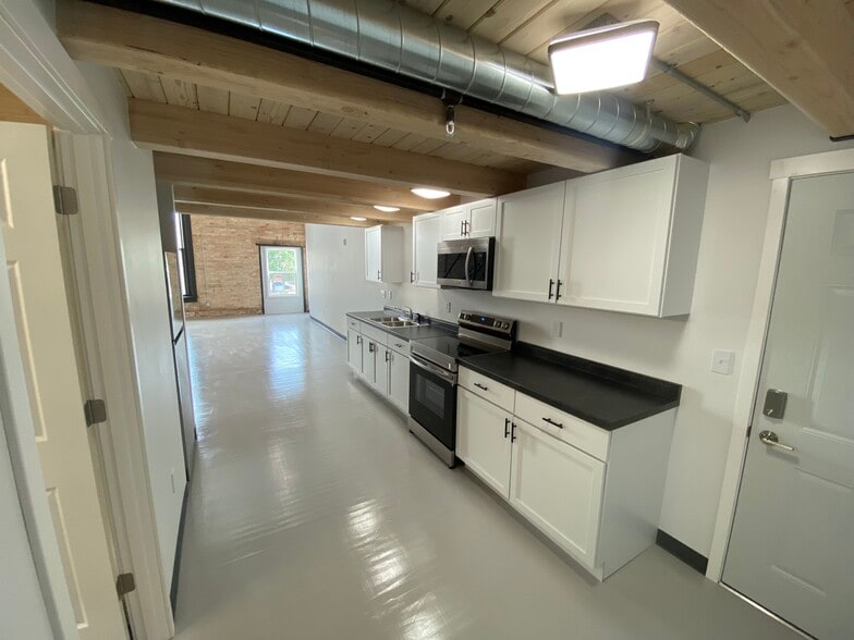 Building Photo - 623 Saint Joseph St