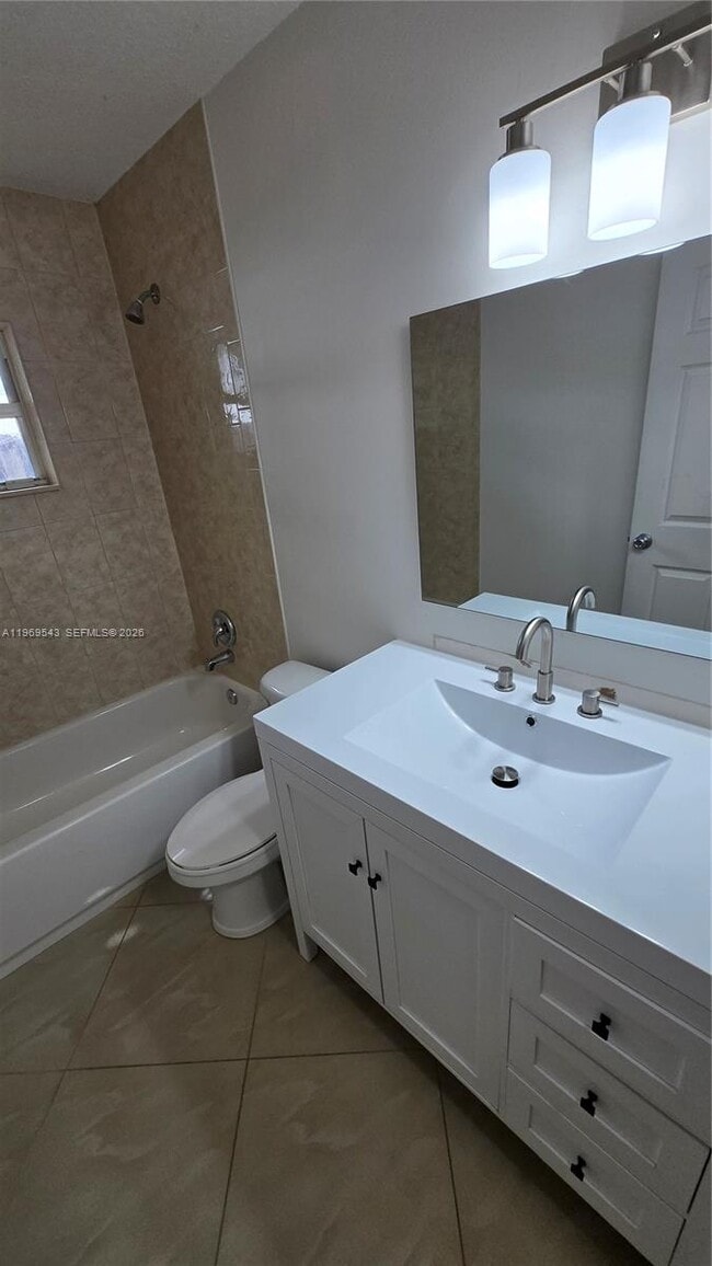 Building Photo - 250 Ipswich St