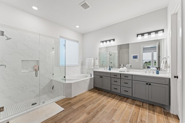 Building Photo - 9638 Birchwood Holw Trl