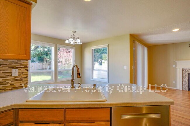 Building Photo - 2515 SE 173rd Pl