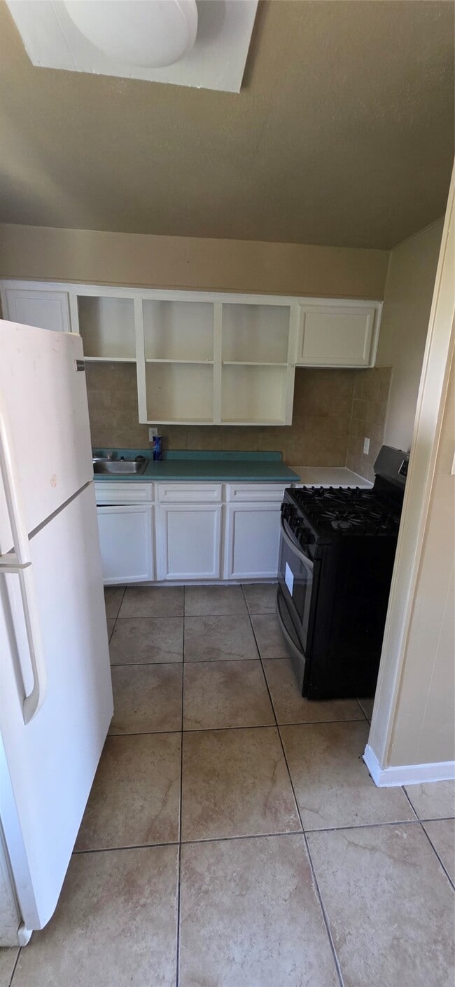 Building Photo - 4005 Irvington Blvd