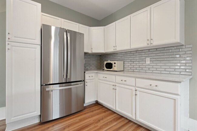 Building Photo - Beautifully Renovated 2 Bed / 2 Bath Home with Fenced Yard in Durham!