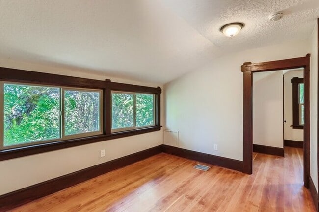 Building Photo - 1321 Monroe Street, Oregon City, OR, 97045