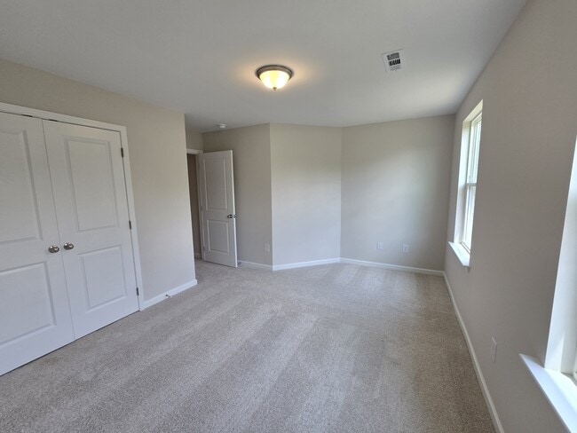 Building Photo - 5142 Pace Pk Cir