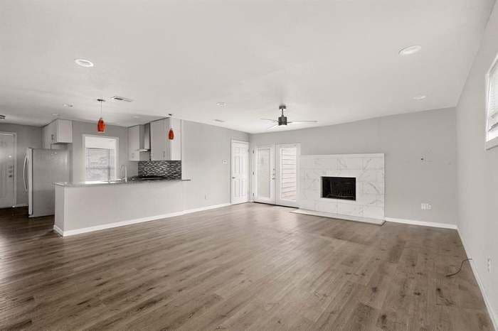 Building Photo - 632 Freeman Dr