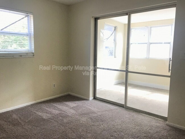 Building Photo - 1420 15th St S