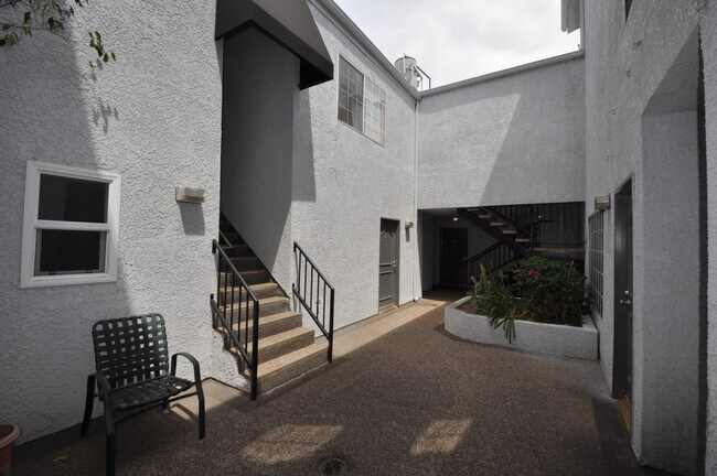 Building Photo - 11416 Albers St
