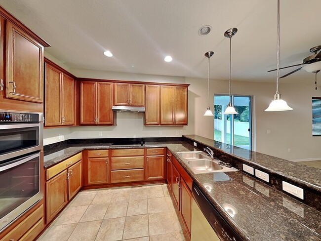 Building Photo - 11843 Verrazano Dr