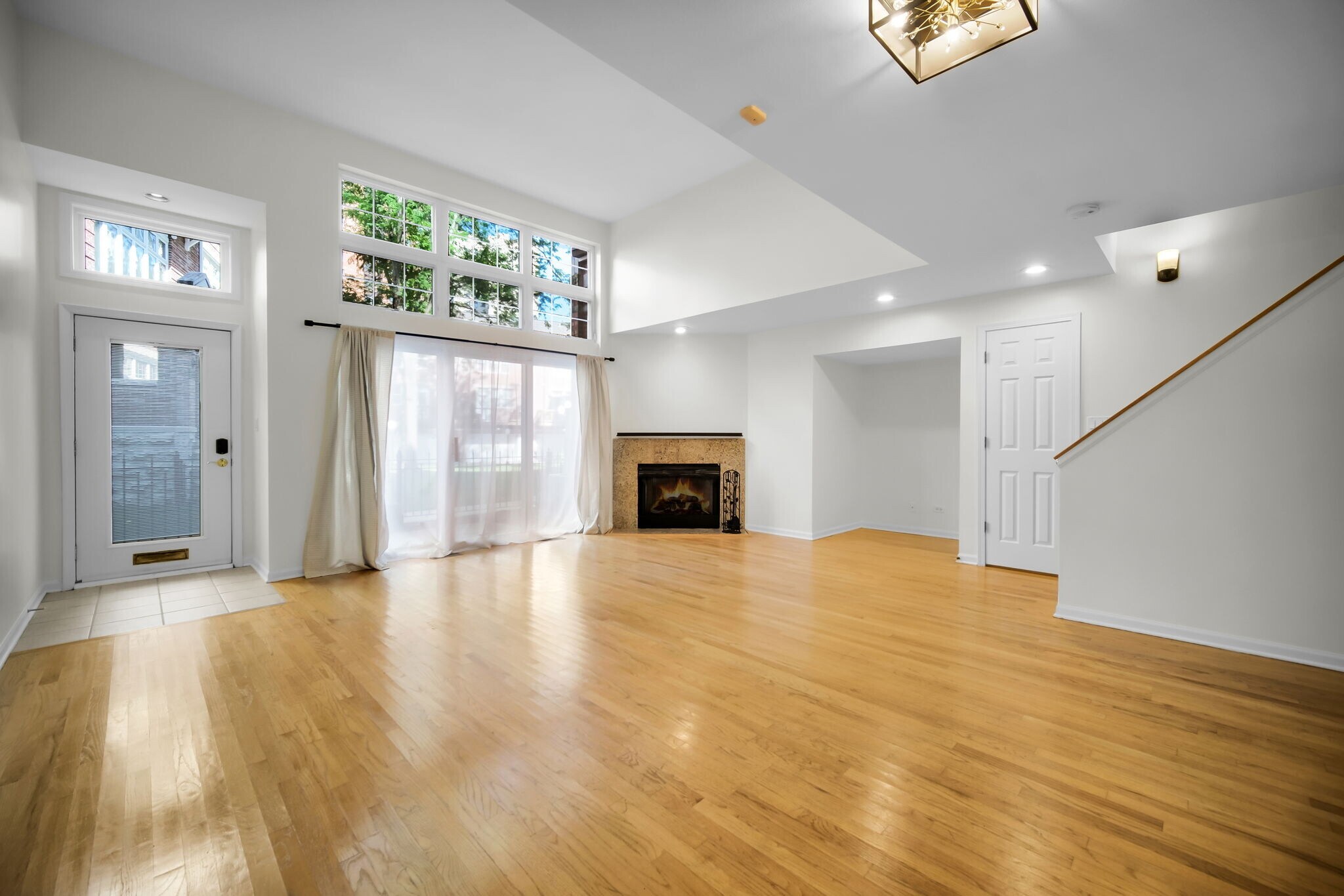 Building Photo - 4934 S Cornell Ave