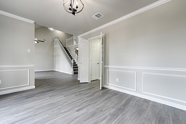 Building Photo - 2038 Biscayne Dr