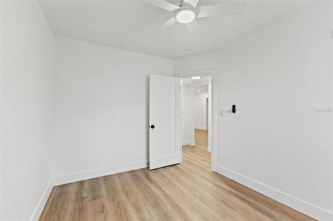 Building Photo - 2008 Oakwood Ave