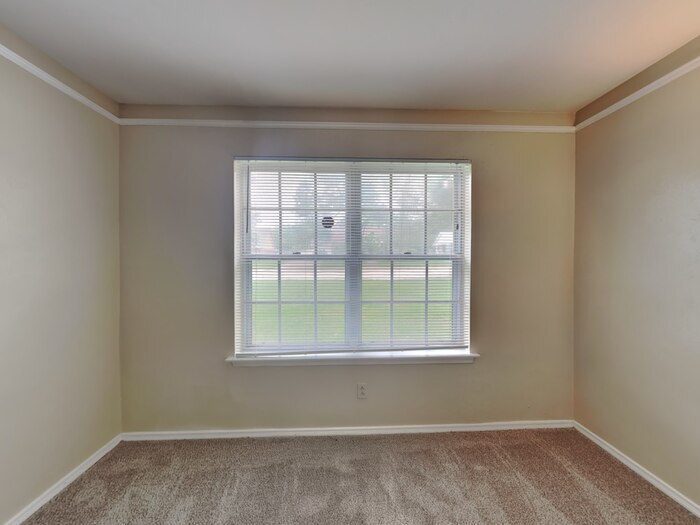 Building Photo - 7108 Ellis Rd