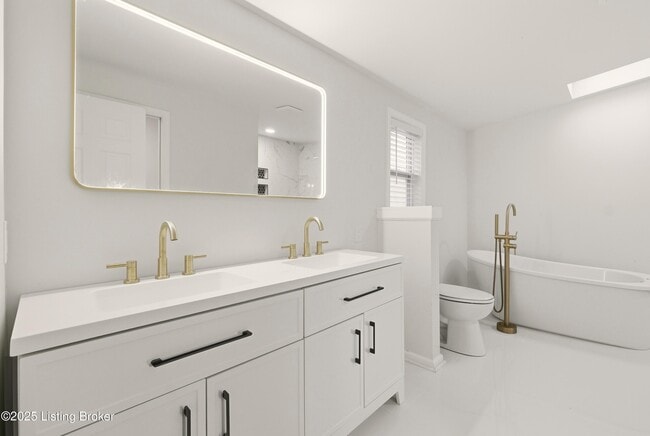 Building Photo - 702 Gheens Ave