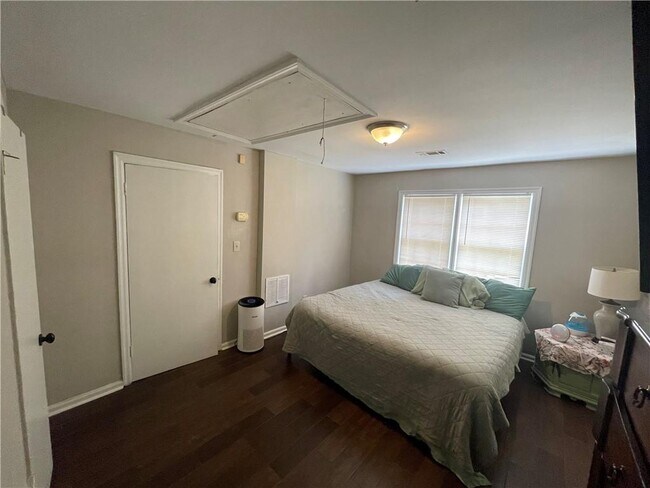Building Photo - 737 Sunnybrook Dr