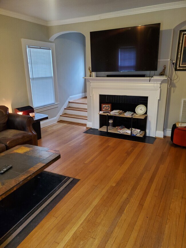 Building Photo - 2100 Sherwood St