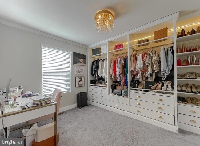 Building Photo - 23810 Myrtle Glen Way