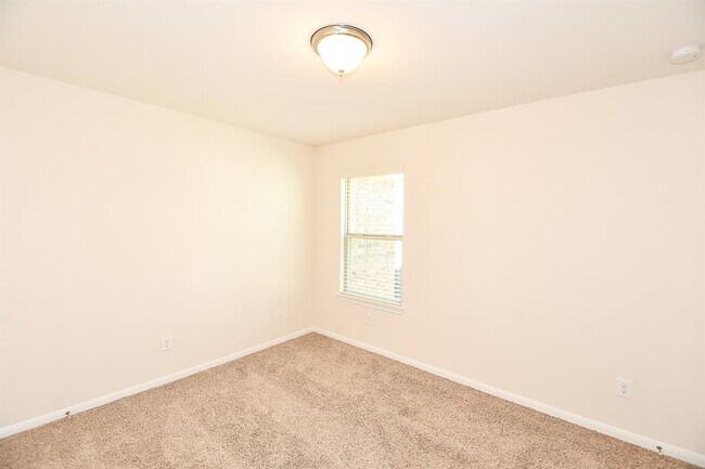 Building Photo - 23818 Willow Haven Dr