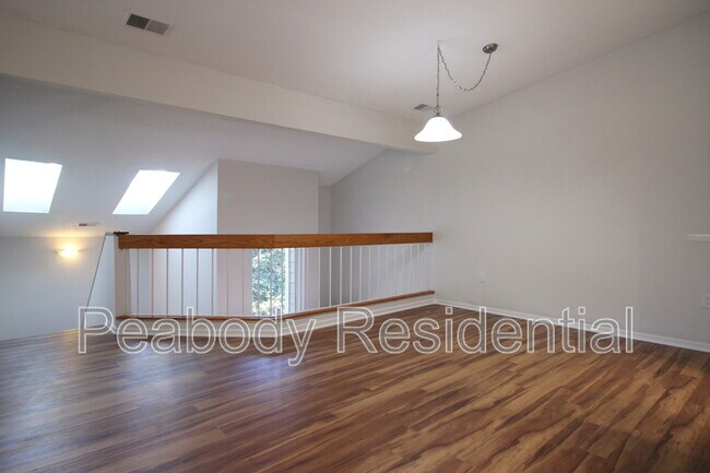 Building Photo - 1956 Villaridge Dr