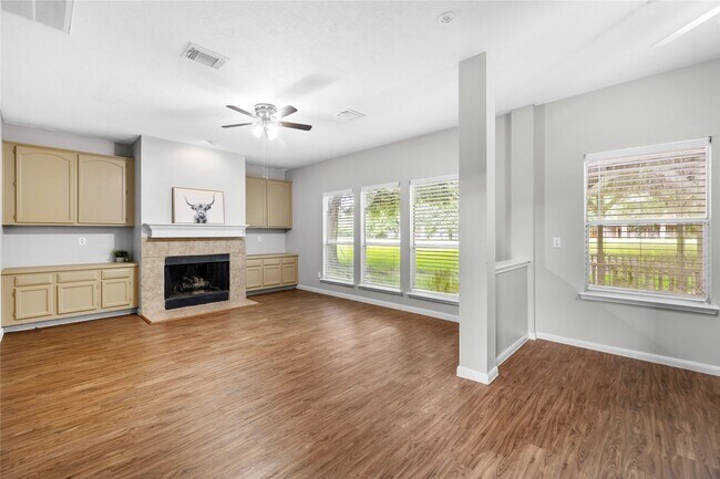Building Photo - 3327 Shady Glen Ln