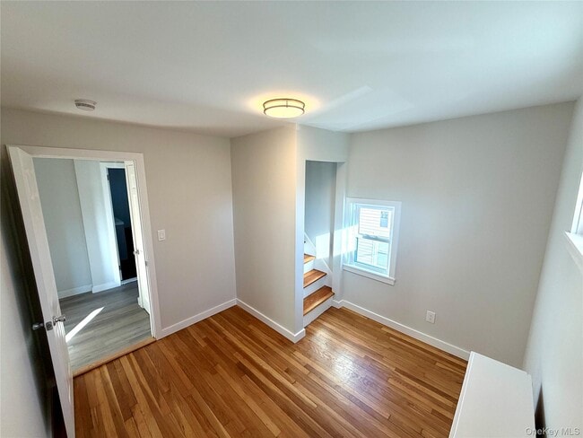 Building Photo - 537 Kimball Ave