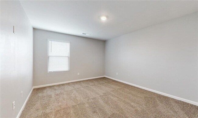 Building Photo - 2327 Burnett Ln
