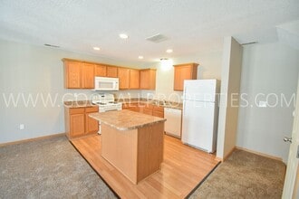 Building Photo - Pleasant Hill Townhome with 2-Car Garage, Walk-In Closets & Deck