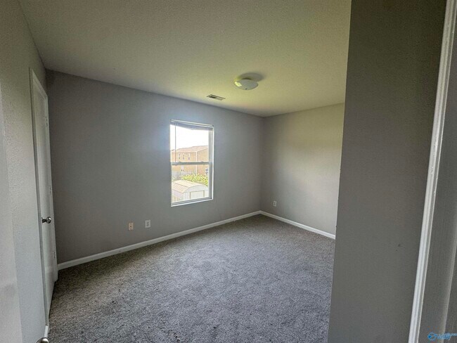 Building Photo - 227 Farmington Dr