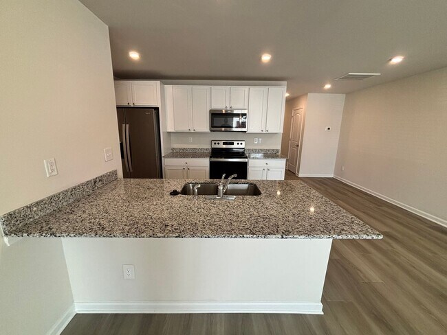 Building Photo - 2 Story Townhome-Salisbury