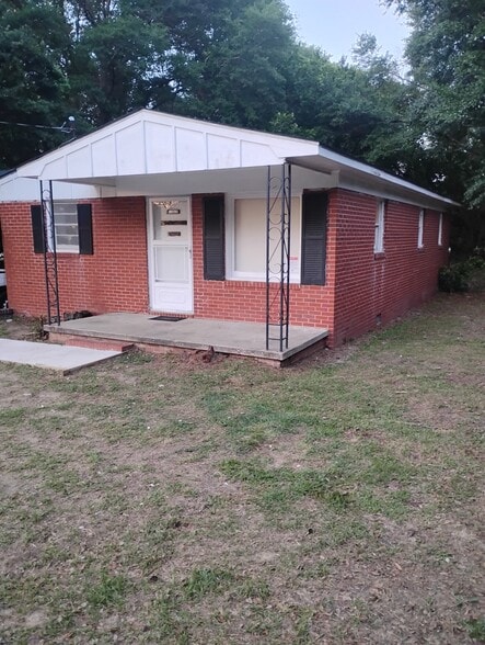 Primary Photo - 3103 Bolton St