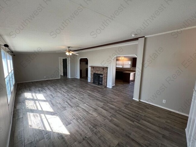Building Photo - Spacious 3 bedrooms 2 baths home- Storage building- Small Pets Allowed!