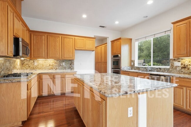 Building Photo - 6025 CreekBerry Wy