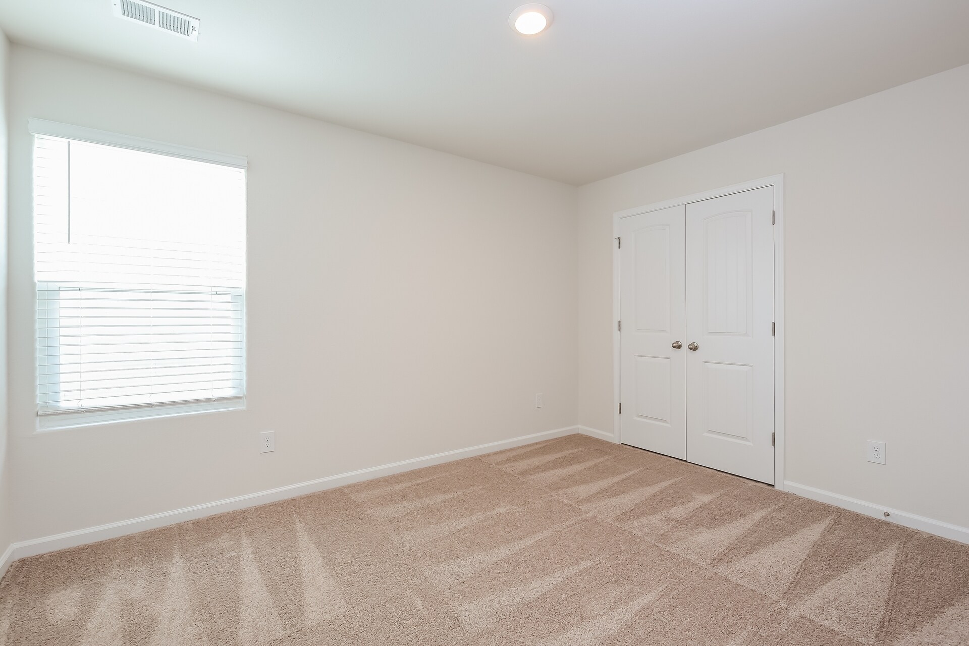 Building Photo - 2123 Southlea Dr