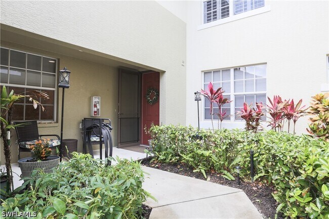 Building Photo - 1710 Tarpon Bay Dr S