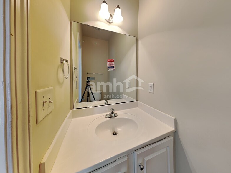 Building Photo - 815 Brookhannah Ct