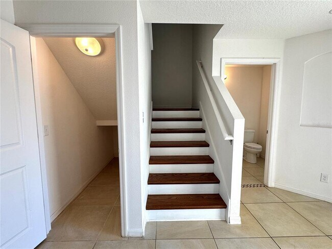 Building Photo - 5673 Elsinore Way