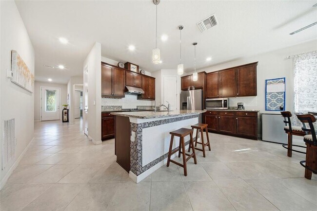 Building Photo - 18930 Willowmore Cedar Dr