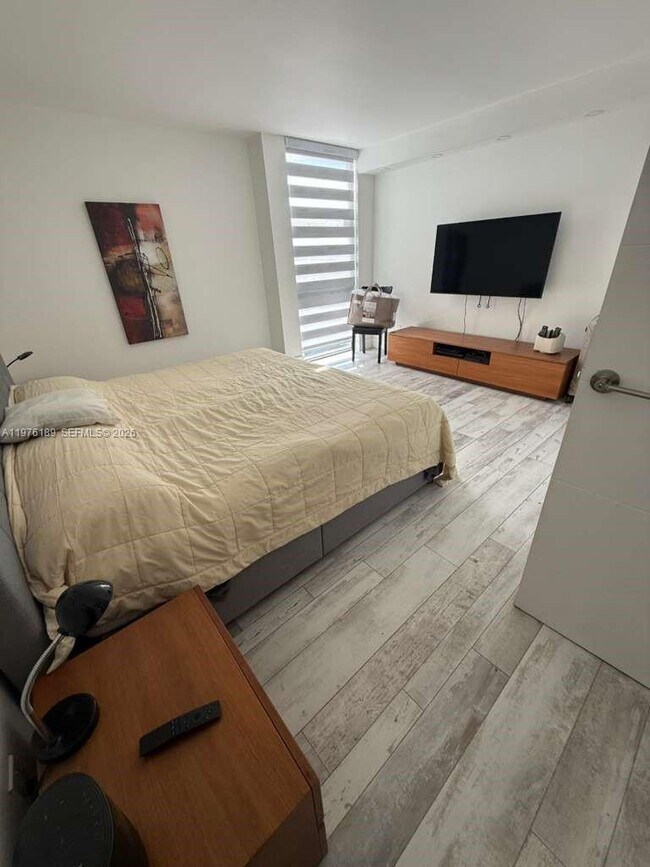 Building Photo - 13499 Biscayne Blvd