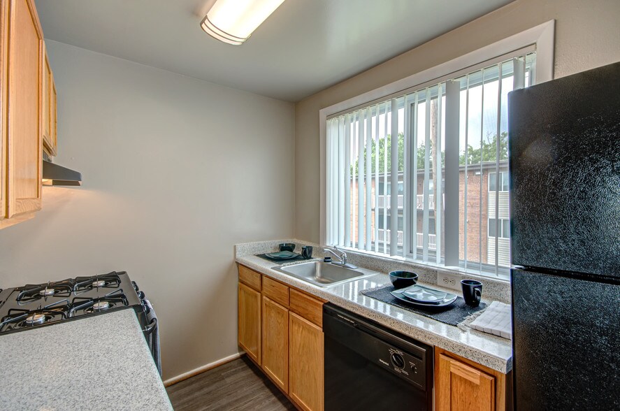 Gateway Station by OneWall 5215 Morris Ave Suitland MD 20746