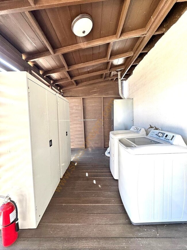 Building Photo - Beautifual Home