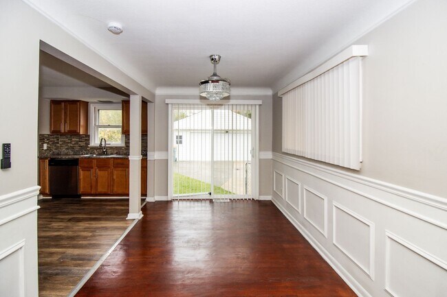 Building Photo - 15517 Shirley Ave